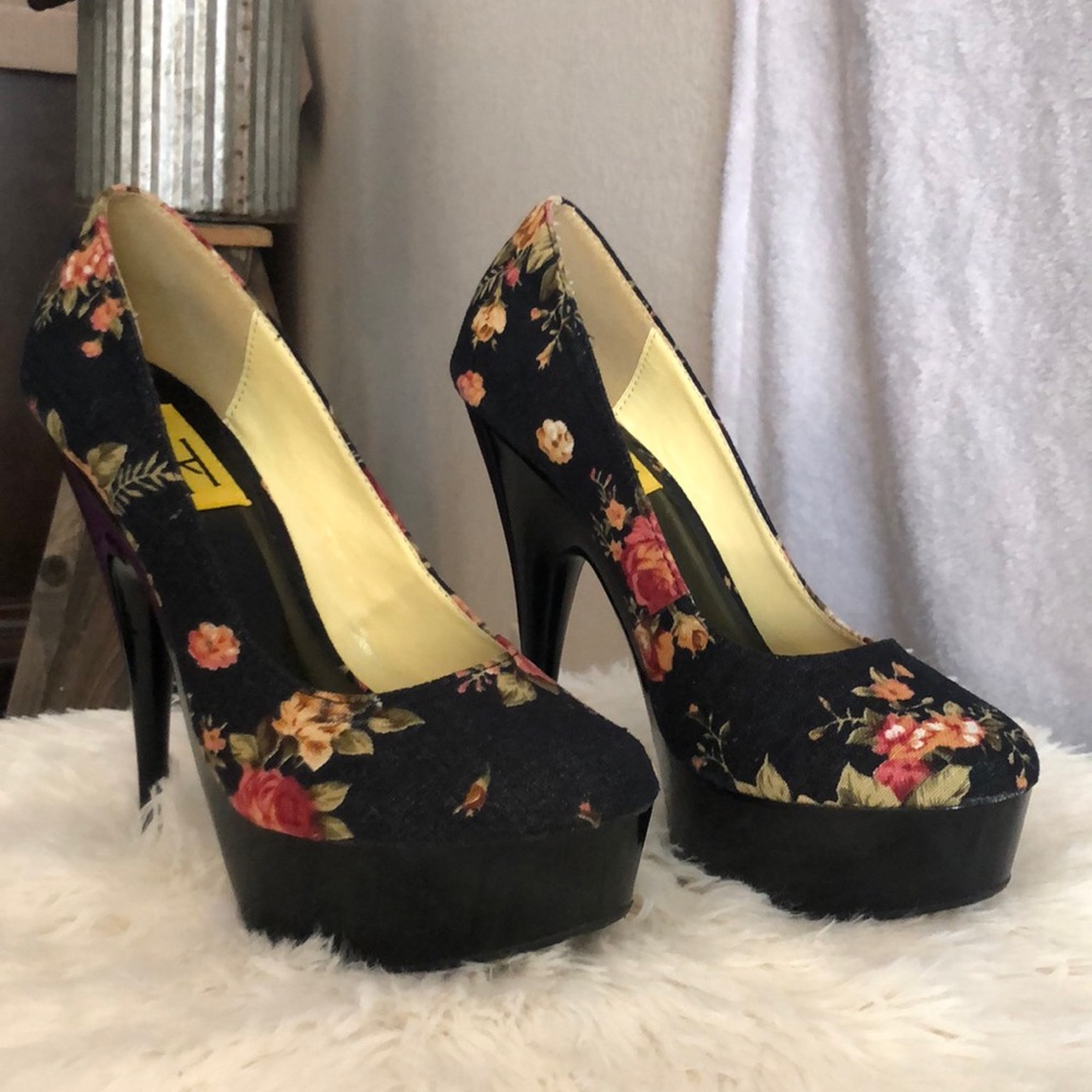 Black rose fabric high heels